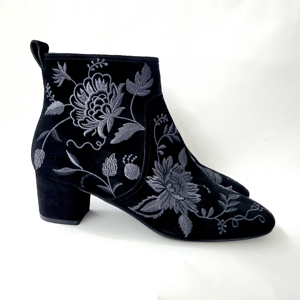 JOHNNY WAS Black Embroidered Boots Booties Suede Block Heel Floral Womens 9